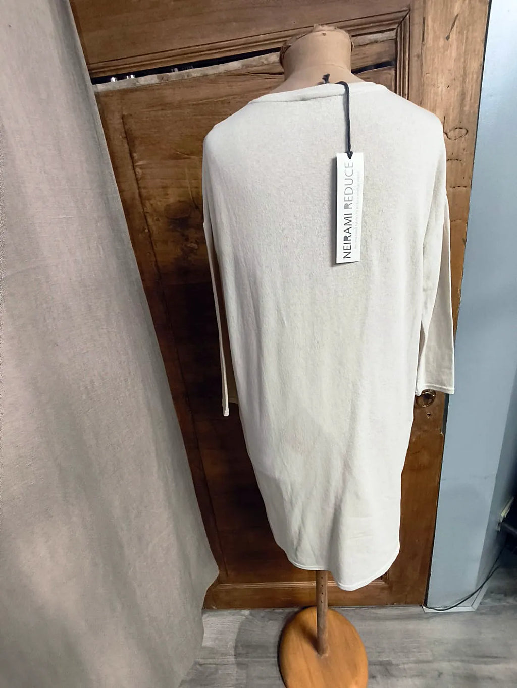 Abito longuette in maglia di cotone, scollo a V, color panna