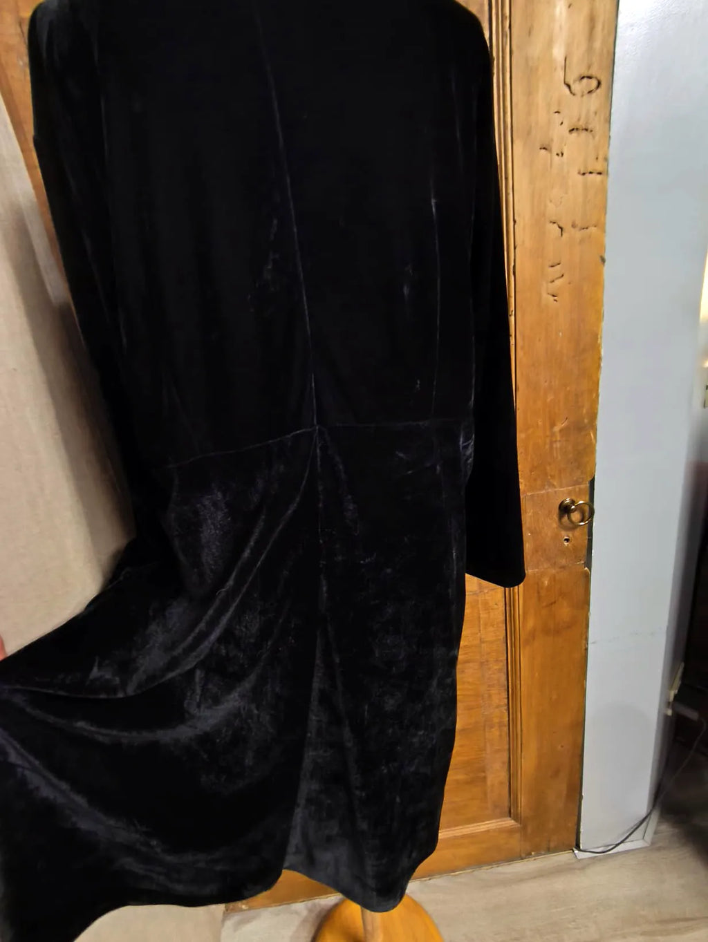ABITO IN VELLUTO NERO, ASIMMETRICO, CON ZIP DIETRO, VESTIBILITA' 50-52
