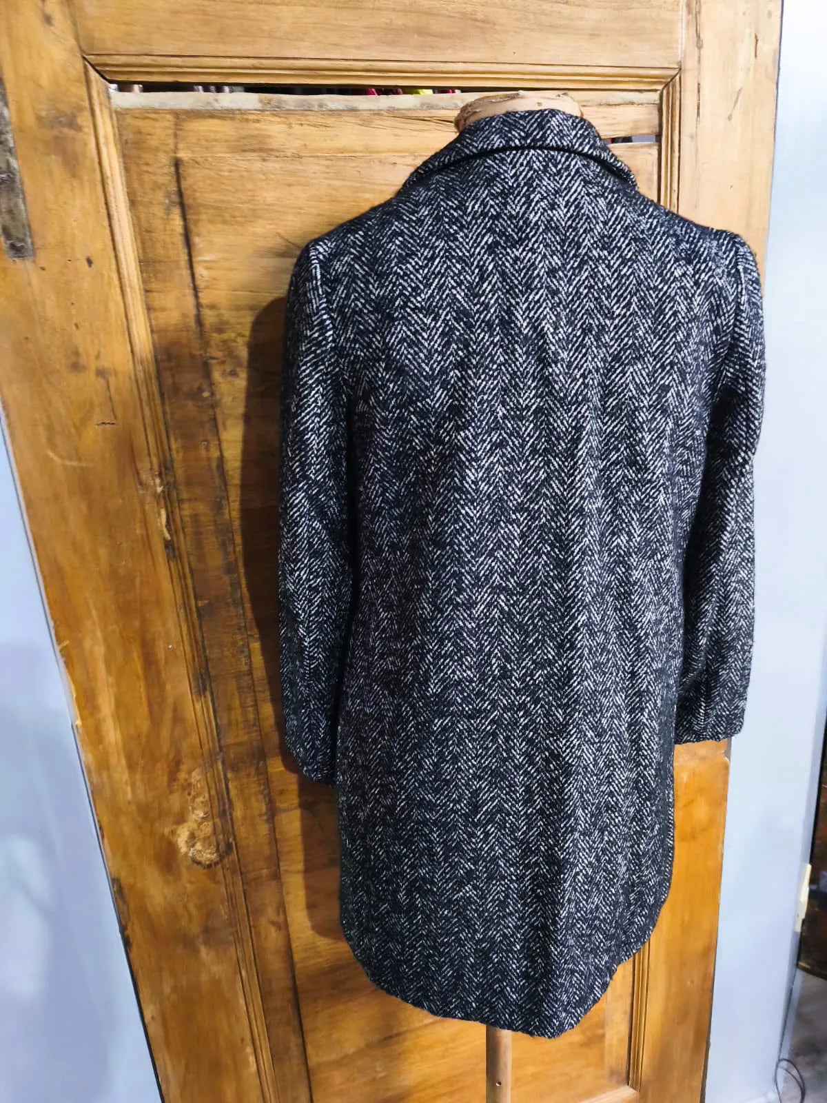 Cappottino corto spigato, Tasca a filetto