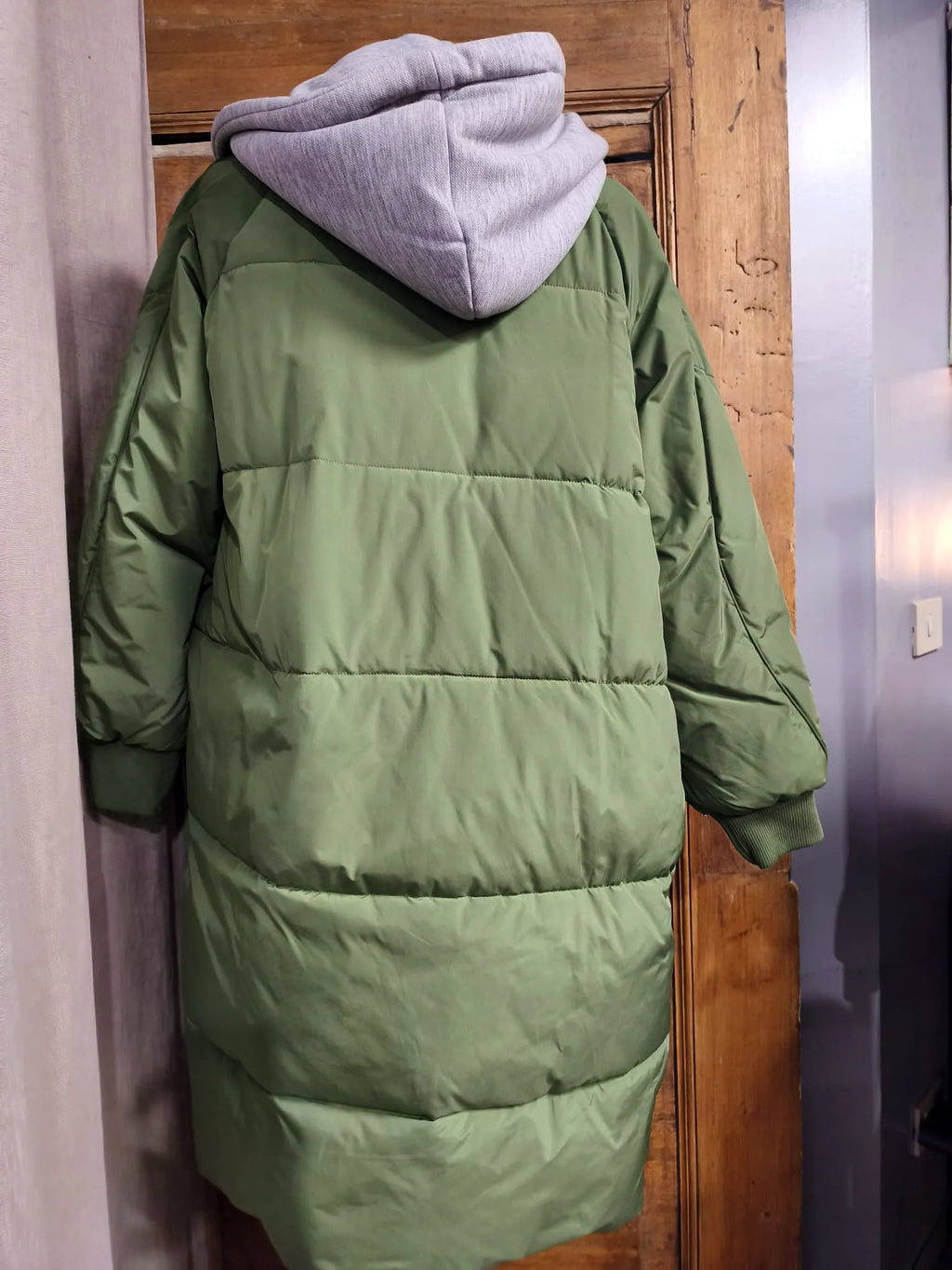 PIUMINO/CAPPOTTO CON DOPPIA ZIP, CAPPUCCIO IN FELPA
