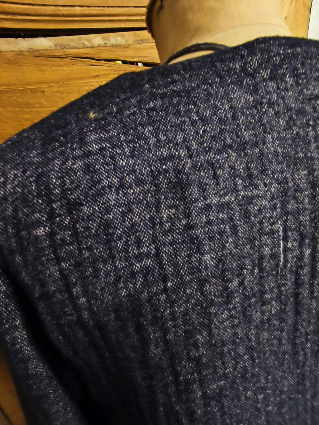 Giacca dritta senza collo, tasche a toppa, 4 bottoni