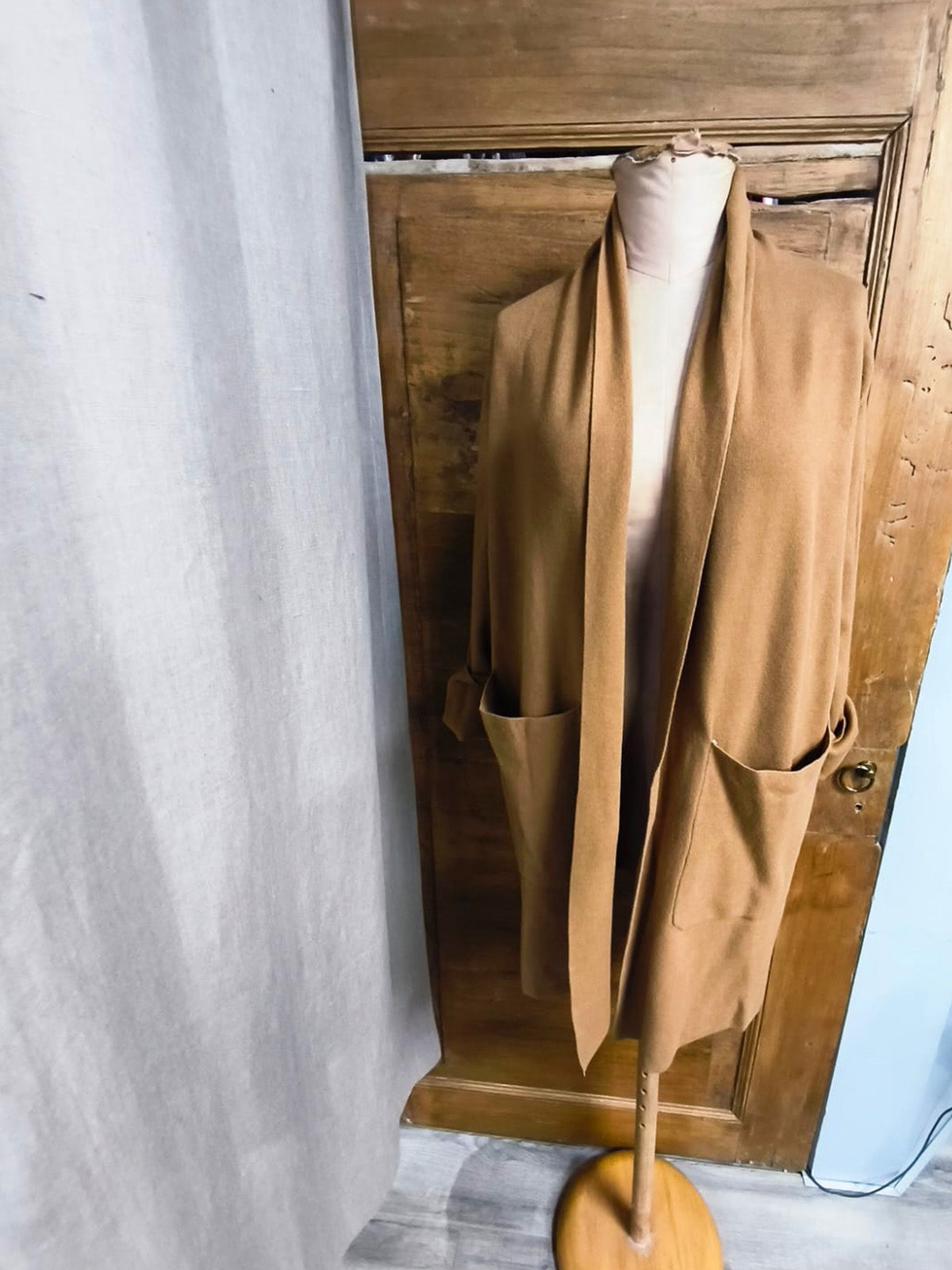 Cardigan lungo con tasche in viscosa