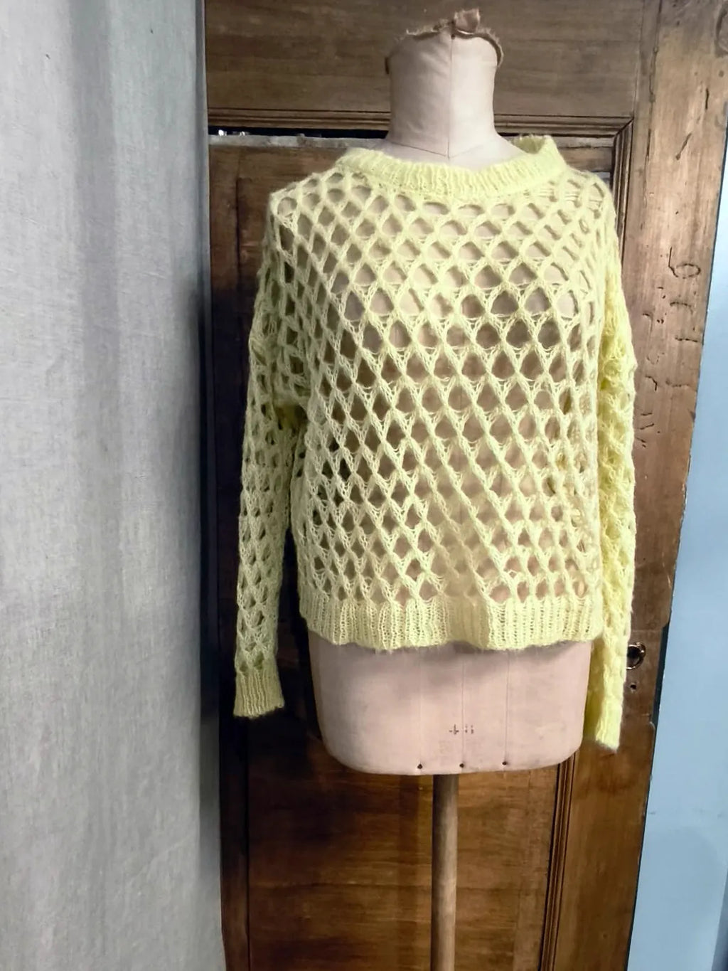 Maglia traforata, misto mohair, giallo chiaro